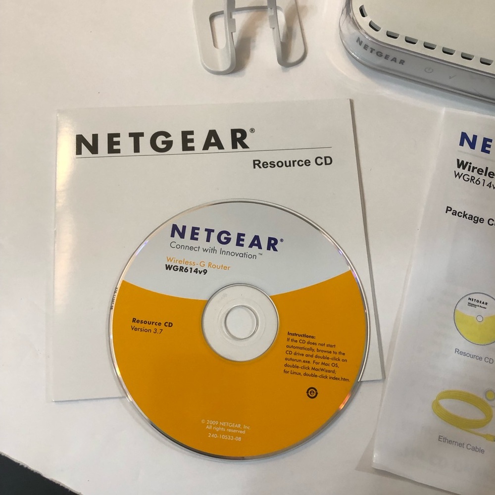 Netgear White Wireless Router Reliable Networking - Picture 3 of 14